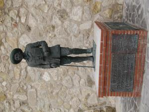 Estatua del comandante de la Legión Francisco Franco Bahamonde