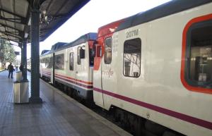 Tren en la estación de Cuenca 