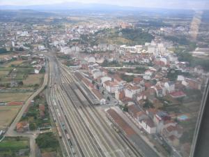 Vista aérea de la estación de Monforte de Lemos, la más importante de la provincia