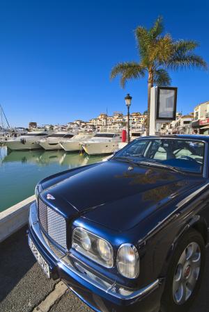 Puerto Banús, exponente del turismo de alto poder adquisitivo en Marbella y la Costa del Sol 