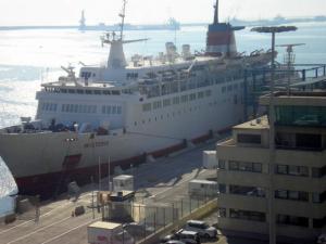 Transporte de pasajeros por el puerto de Melilla